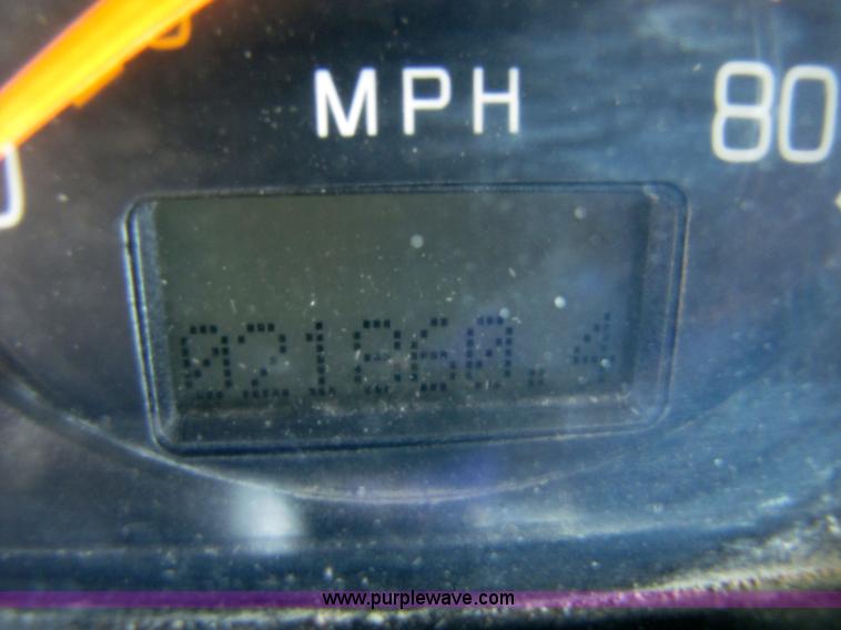 image for item 5150 1997 Volvo WIA semi truck