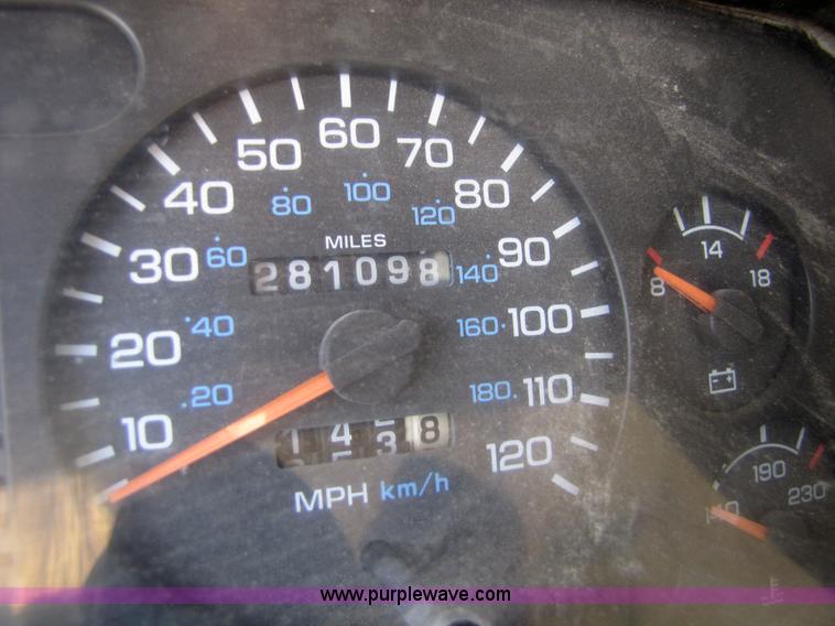 image for item 5180 1996 Dodge Ram 2500 pickup truck