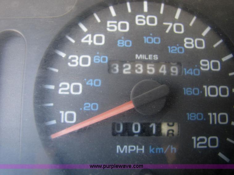 image for item 5182 1994 Dodge Ram 2500 pickup truck