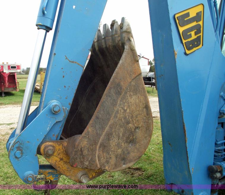 image for item 5867 1995 JCB 217 backhoe