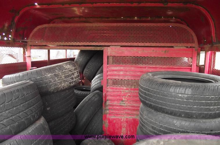 image for item 5868 1996 Bonanza stock trailer