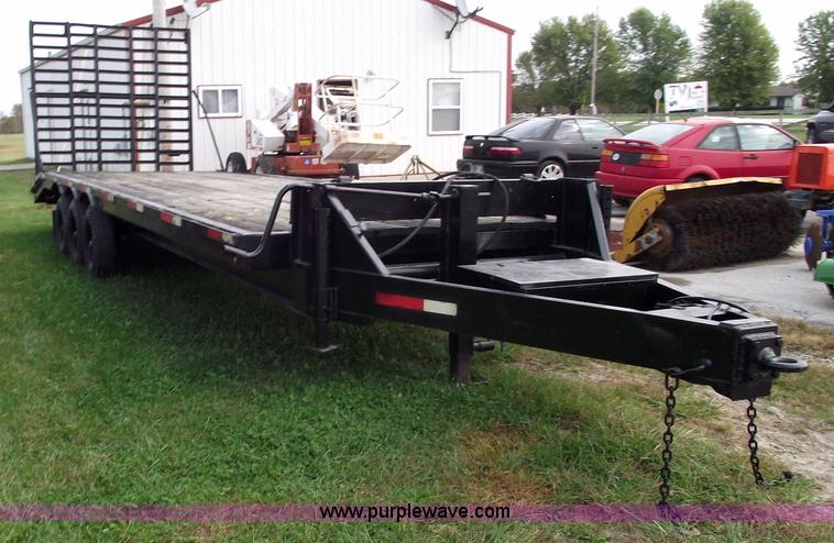 image for item 5869 1977 Hale 27.5' triple axle trailer