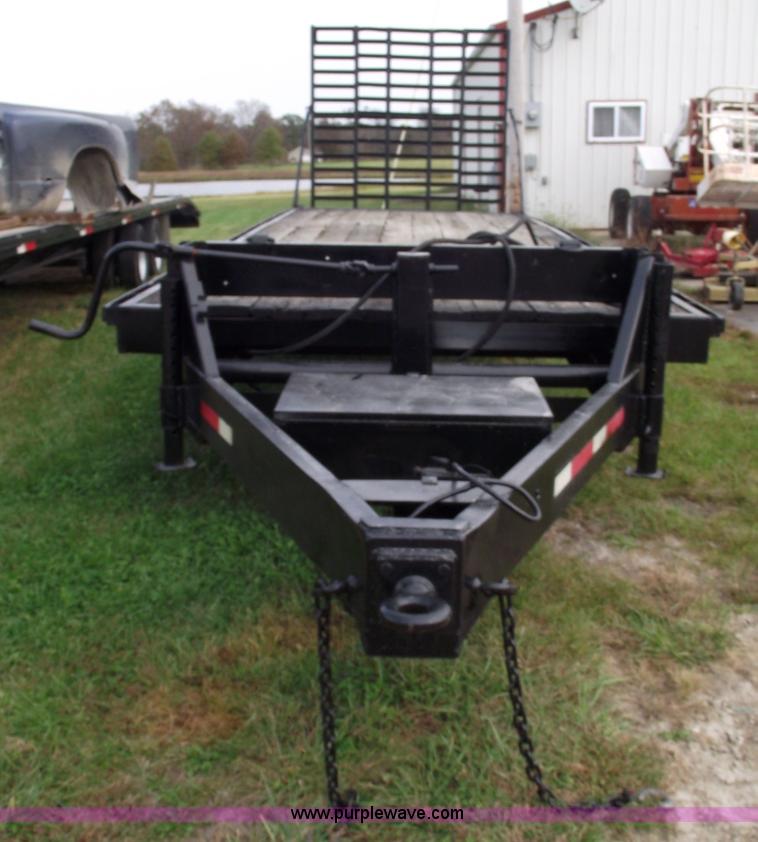 image for item 5869 1977 Hale 27.5' triple axle trailer