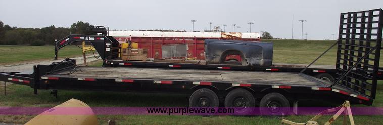 image for item 5869 1977 Hale 27.5' triple axle trailer