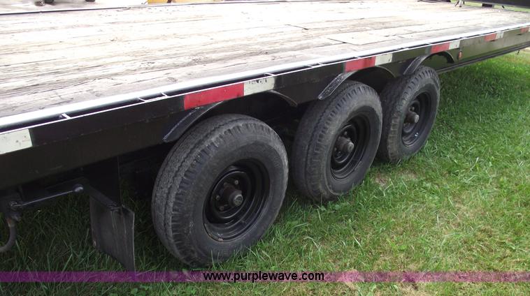 image for item 5869 1977 Hale 27.5' triple axle trailer
