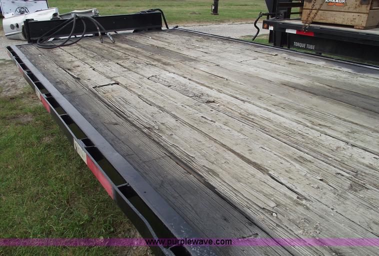 image for item 5869 1977 Hale 27.5' triple axle trailer