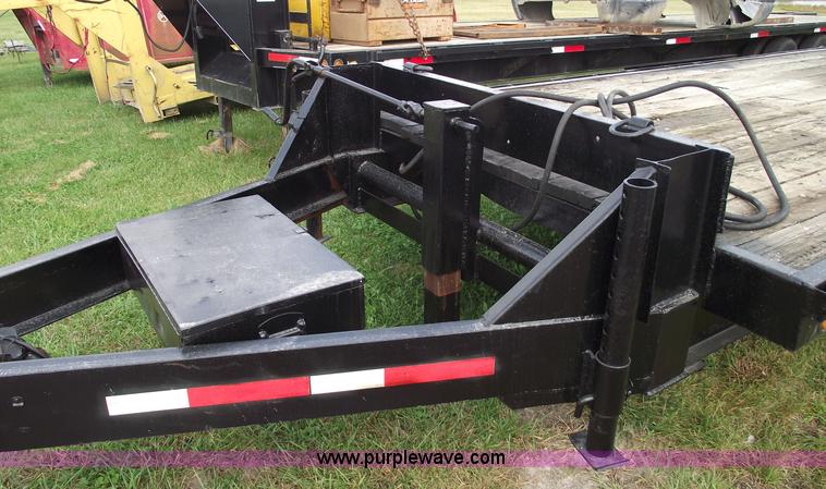 image for item 5869 1977 Hale 27.5' triple axle trailer