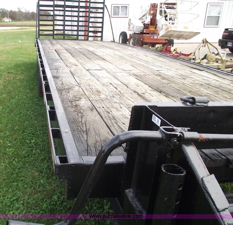 image for item 5869 1977 Hale 27.5' triple axle trailer