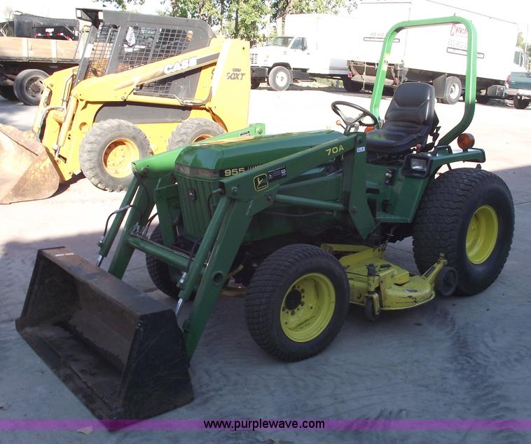 image for item 5871 1995 John Deere 955 tractor