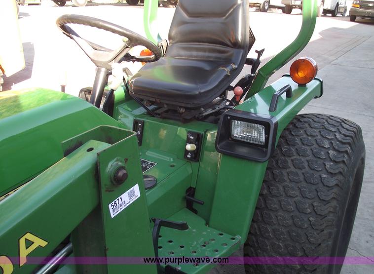 image for item 5871 1995 John Deere 955 tractor