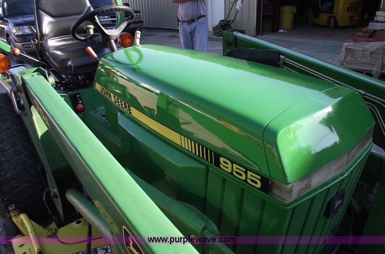 image for item 5871 1995 John Deere 955 tractor