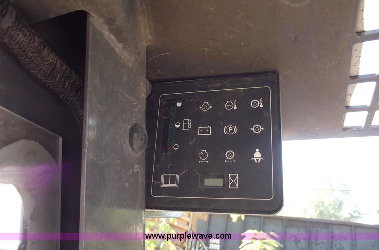 image for item 5872 2002 Case 60XT skid steer