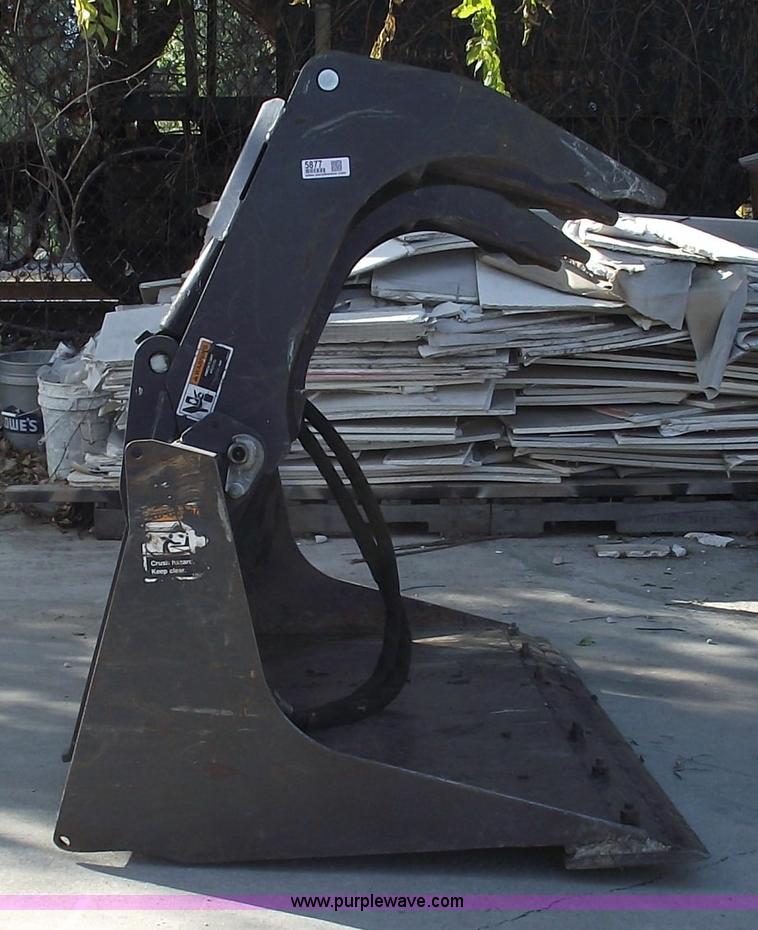 image for item 5877 2008 FFC 72" grapple bucket