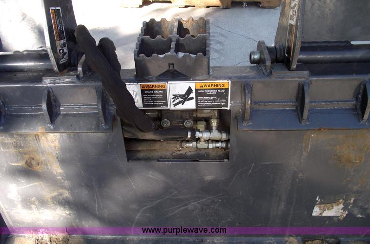 image for item 5877 2008 FFC 72" grapple bucket