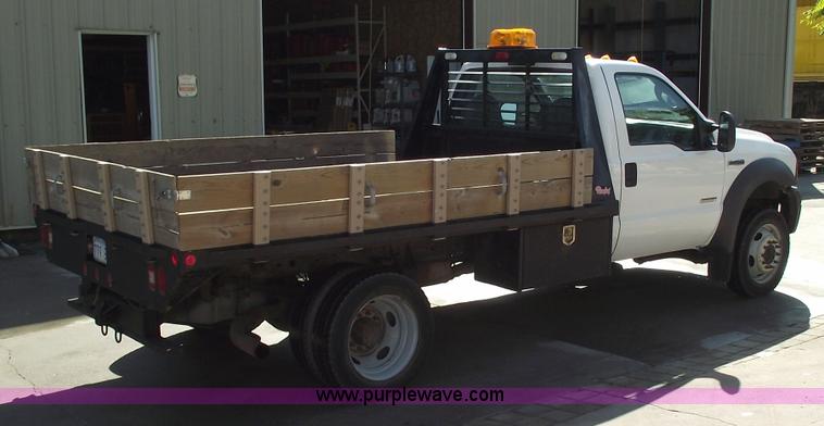 image for item 5917 2005 Ford F450 Super Duty flatbed truck