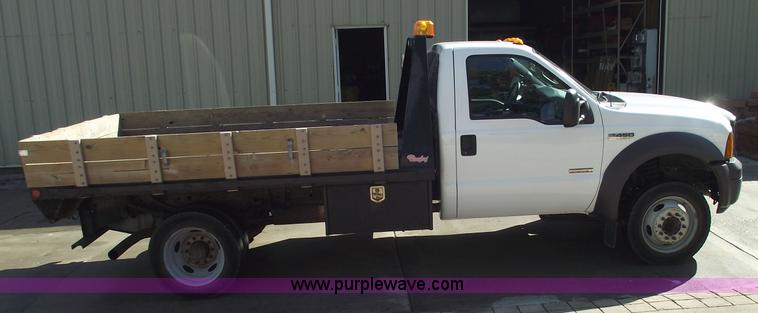 image for item 5917 2005 Ford F450 Super Duty flatbed truck
