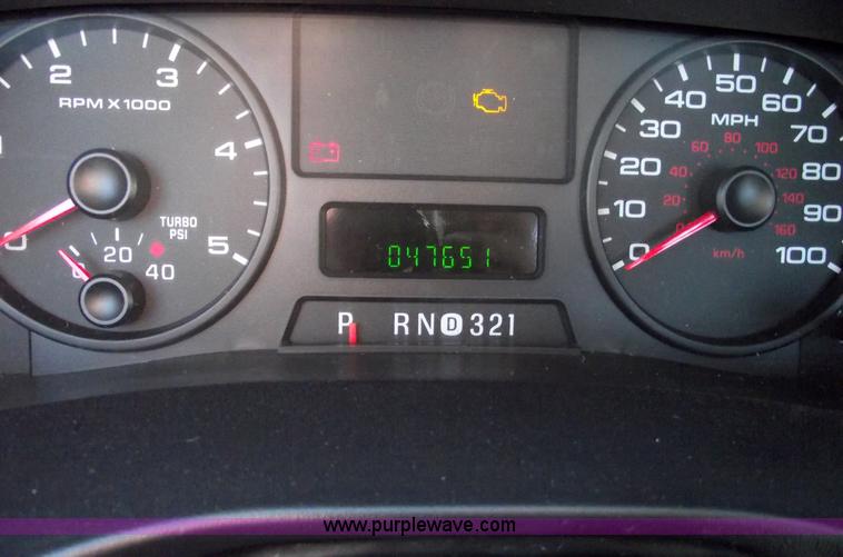 image for item 5917 2005 Ford F450 Super Duty flatbed truck