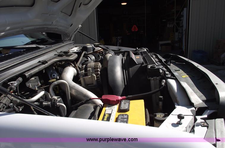 image for item 5917 2005 Ford F450 Super Duty flatbed truck