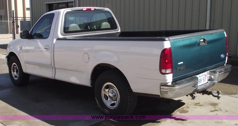 image for item 5918 1999 Ford F150 XLT pickup truck