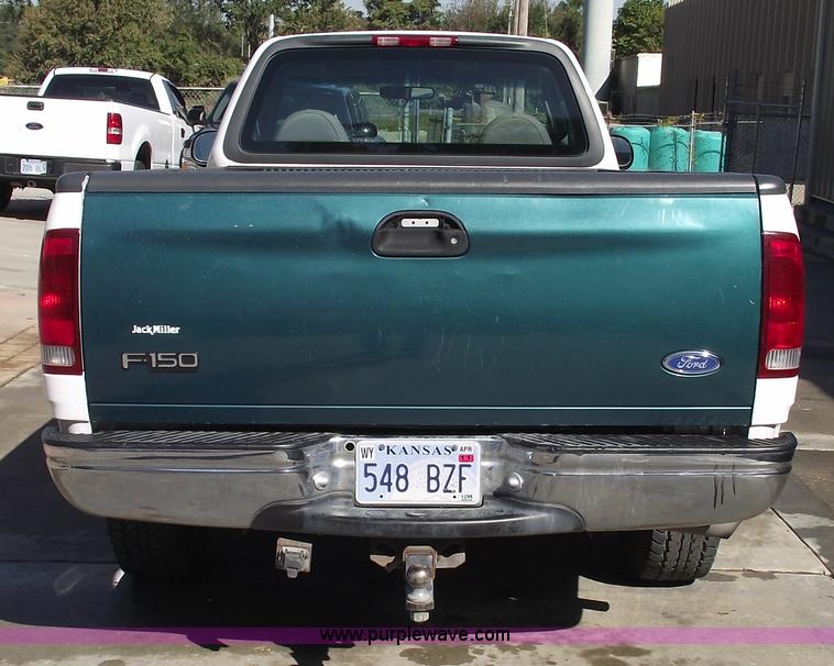 image for item 5918 1999 Ford F150 XLT pickup truck