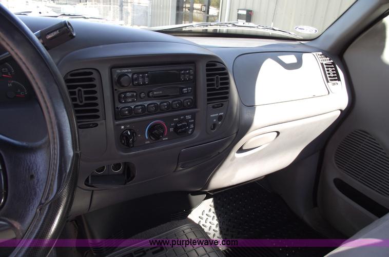 image for item 5918 1999 Ford F150 XLT pickup truck