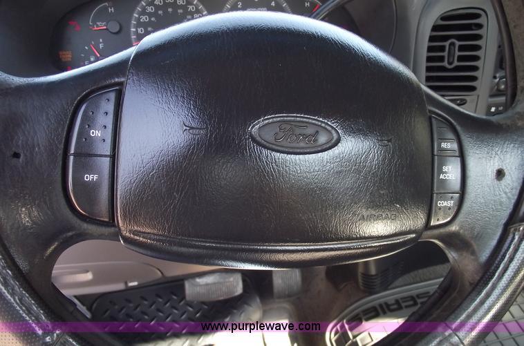 image for item 5918 1999 Ford F150 XLT pickup truck