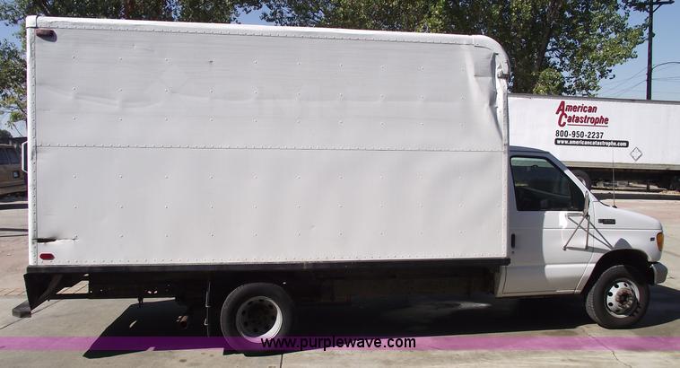 image for item 5919 2000 Ford E350 Super Duty box van