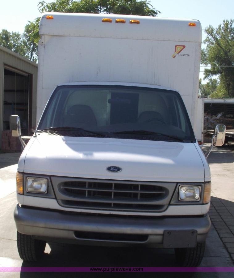 image for item 5919 2000 Ford E350 Super Duty box van