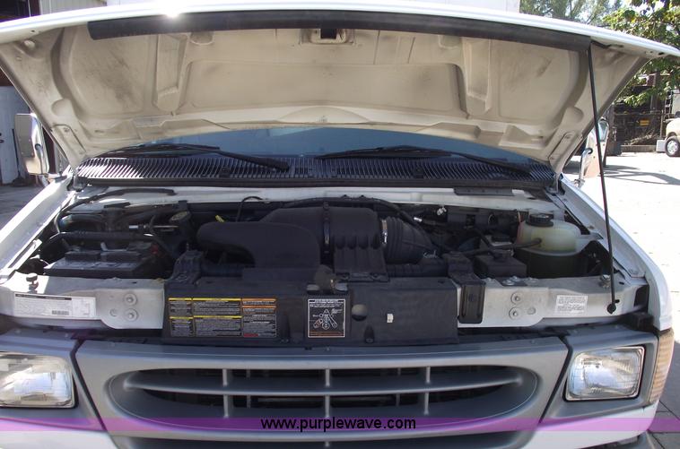 image for item 5919 2000 Ford E350 Super Duty box van