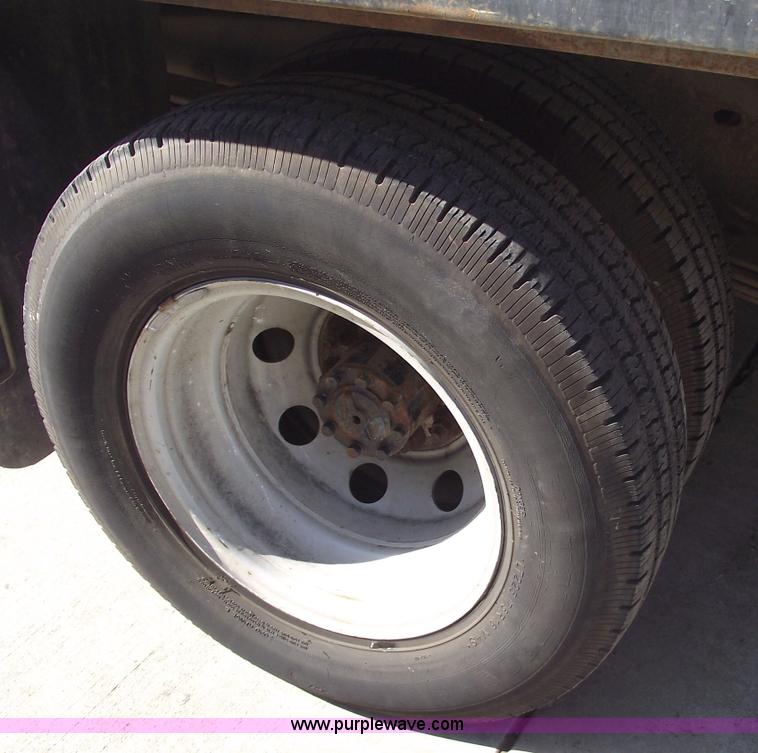 image for item 5919 2000 Ford E350 Super Duty box van