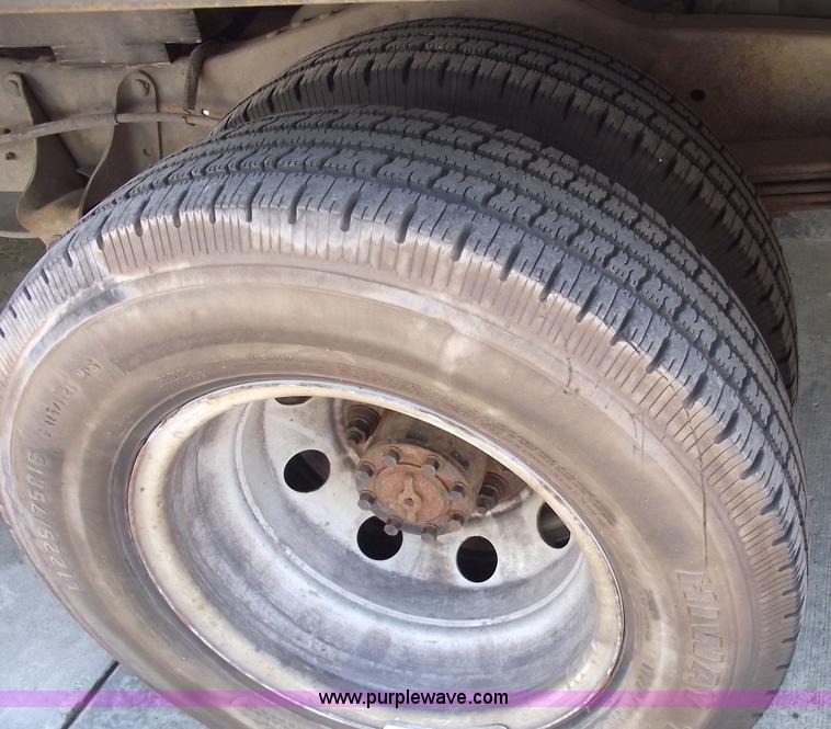 image for item 5919 2000 Ford E350 Super Duty box van