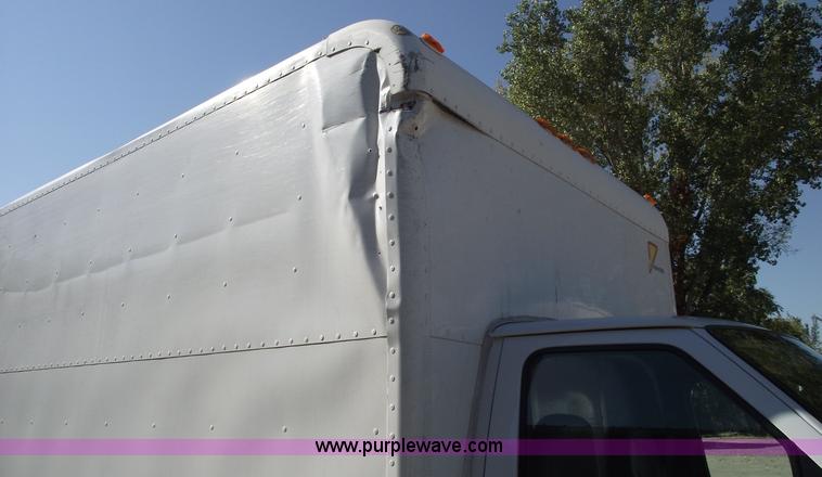 image for item 5919 2000 Ford E350 Super Duty box van