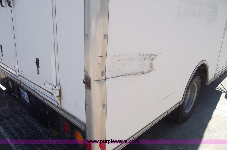 image for item 5922 2003 Chevrolet Express G30 box van truck