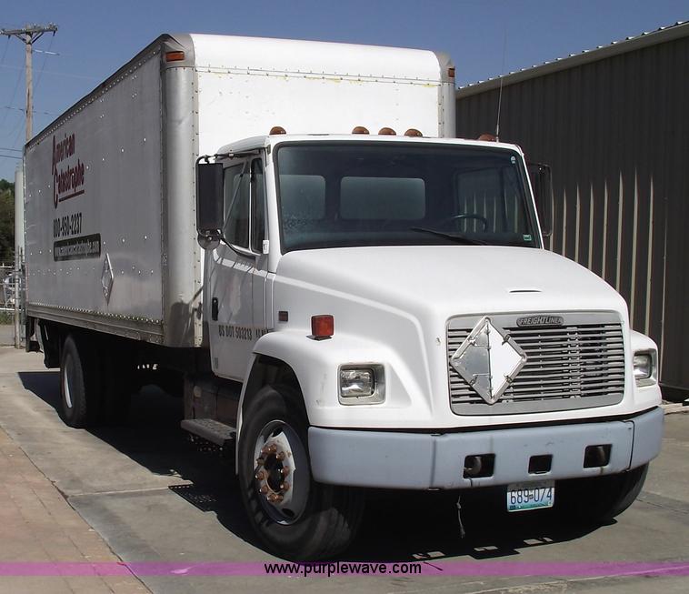 image for item 5923 1992 Freightliner FL70 box truck