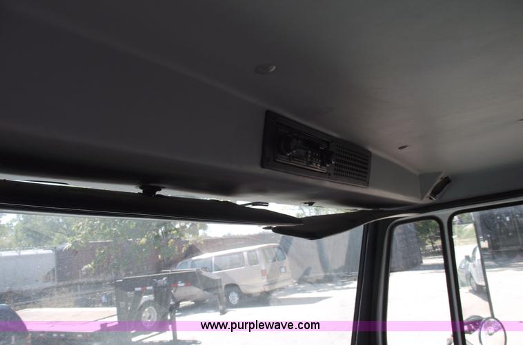 image for item 5923 1992 Freightliner FL70 box truck