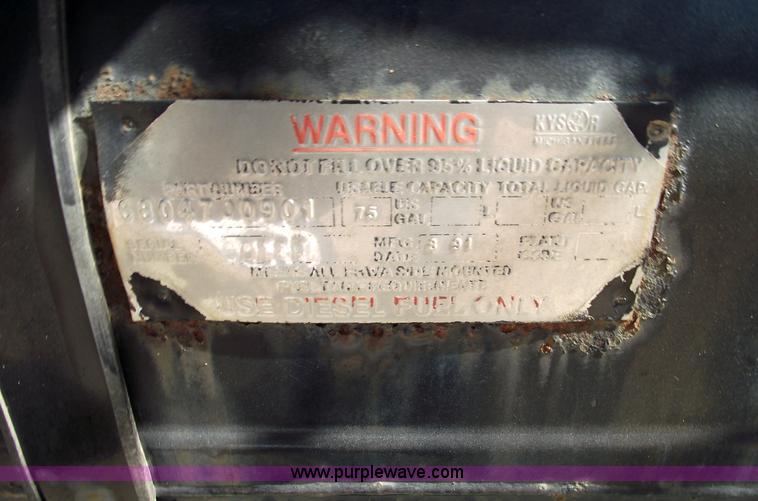 image for item 5923 1992 Freightliner FL70 box truck