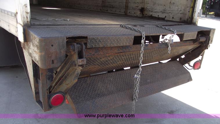 image for item 5923 1992 Freightliner FL70 box truck