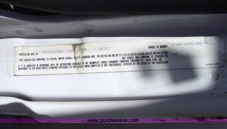 image for item 5923 1992 Freightliner FL70 box truck