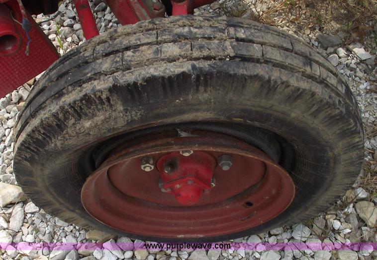 image for item 5936 1984 Belarus 250AS tractor