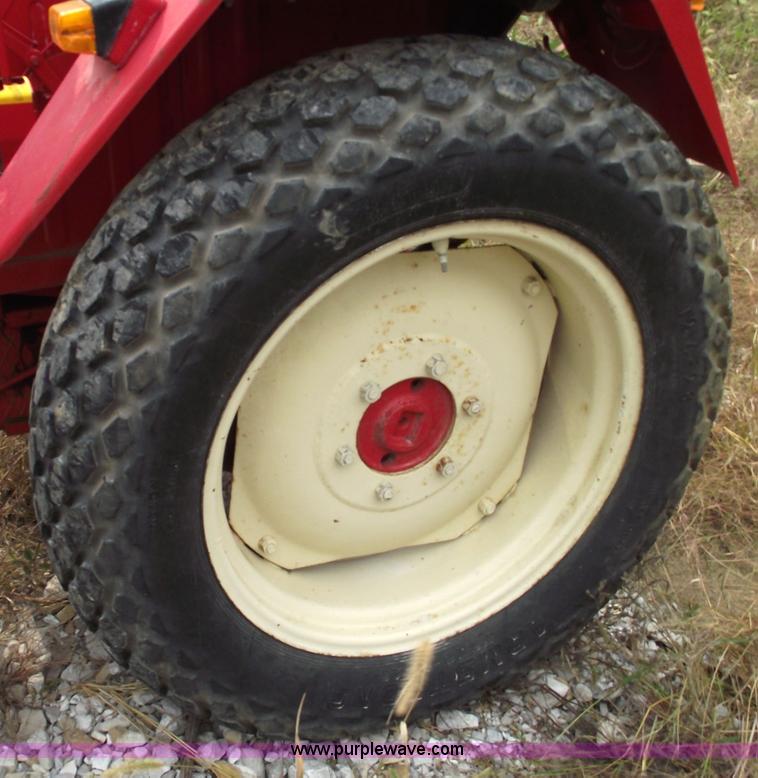 image for item 5936 1984 Belarus 250AS tractor