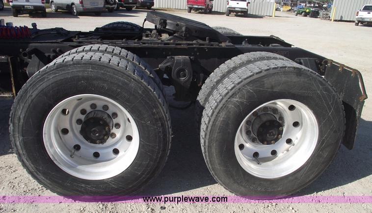 image for item 5946 1990 Freightliner Conventional FLD120 semi truck