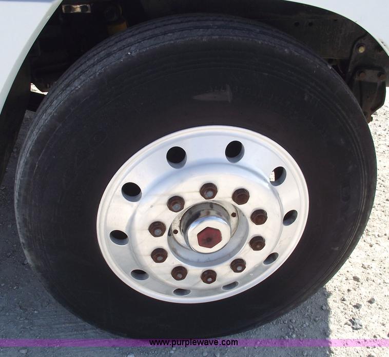 image for item 5946 1990 Freightliner Conventional FLD120 semi truck