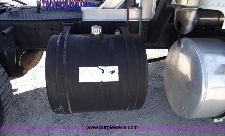 image for item 5946 1990 Freightliner Conventional FLD120 semi truck