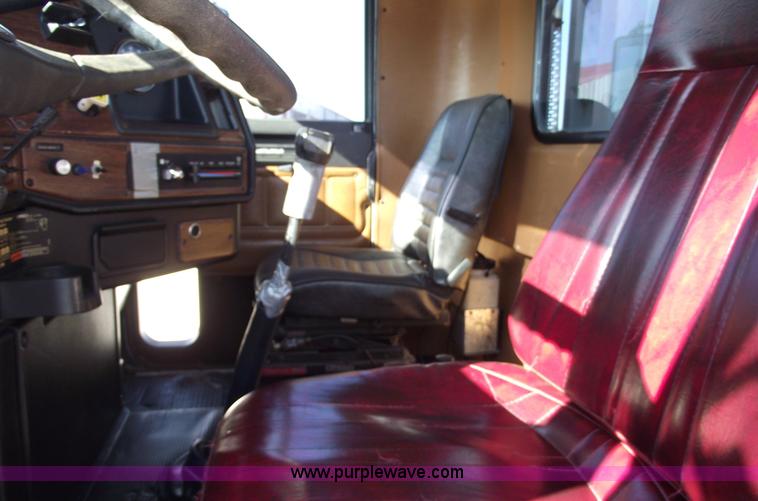 image for item 5946 1990 Freightliner Conventional FLD120 semi truck