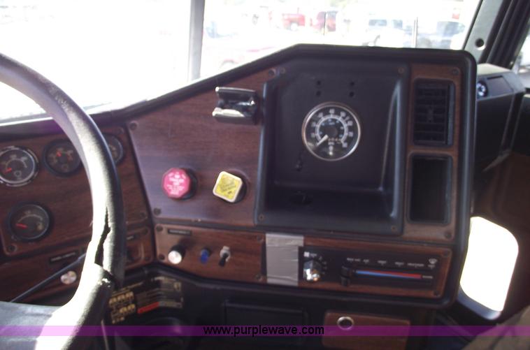 image for item 5946 1990 Freightliner Conventional FLD120 semi truck