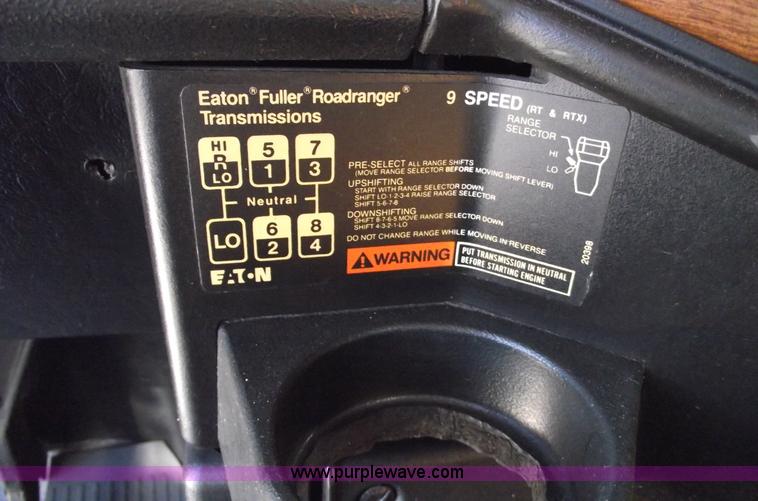 image for item 5946 1990 Freightliner Conventional FLD120 semi truck