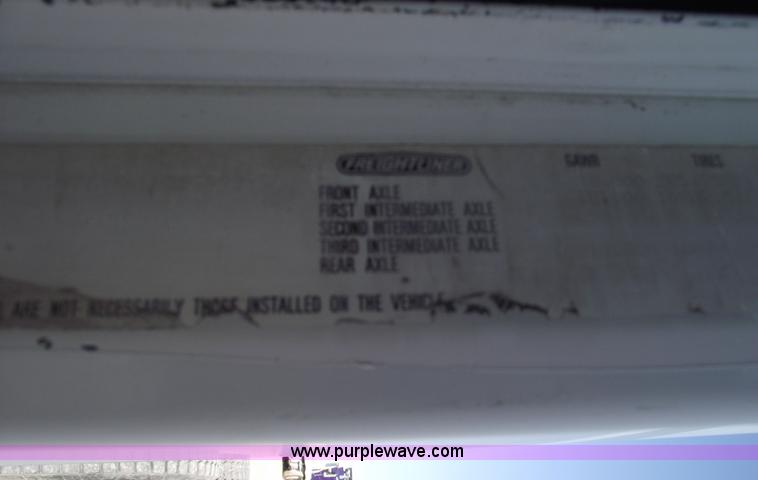 image for item 5946 1990 Freightliner Conventional FLD120 semi truck