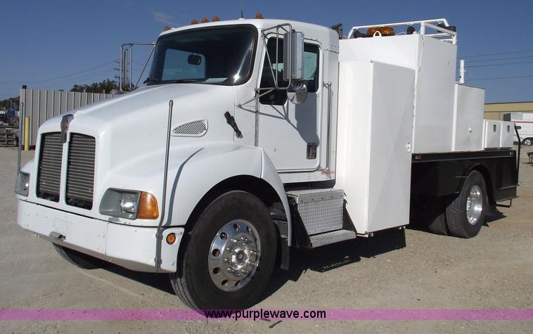 image for item 5947 1996 Kenworth T300 heavy service truck