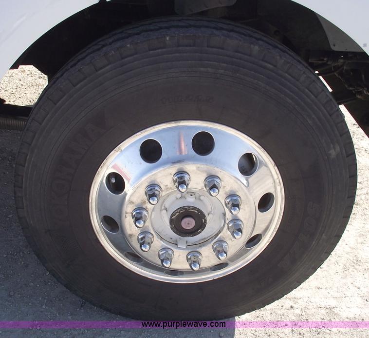 image for item 5947 1996 Kenworth T300 heavy service truck