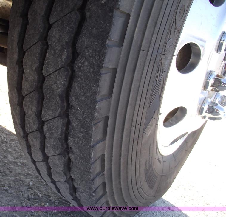 image for item 5947 1996 Kenworth T300 heavy service truck